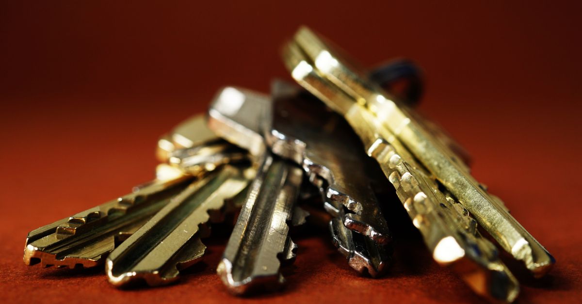 What to Do Before Calling — and When to Stop and Call Us — Canarsie Locksmith